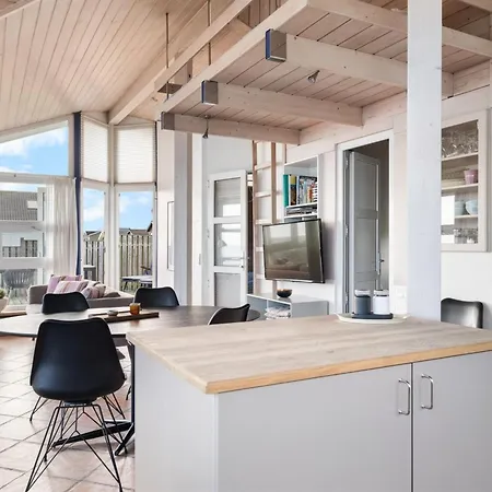 Amila - 10m From The Sea By Interhome